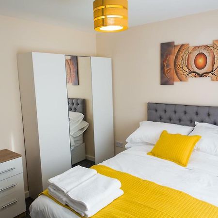 Salford Holiday Apartment مانشستر المظهر الخارجي الصورة