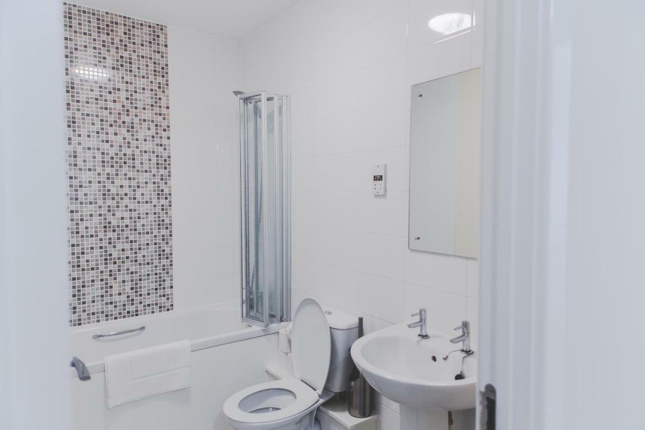 Salford Holiday Apartment مانشستر المظهر الخارجي الصورة