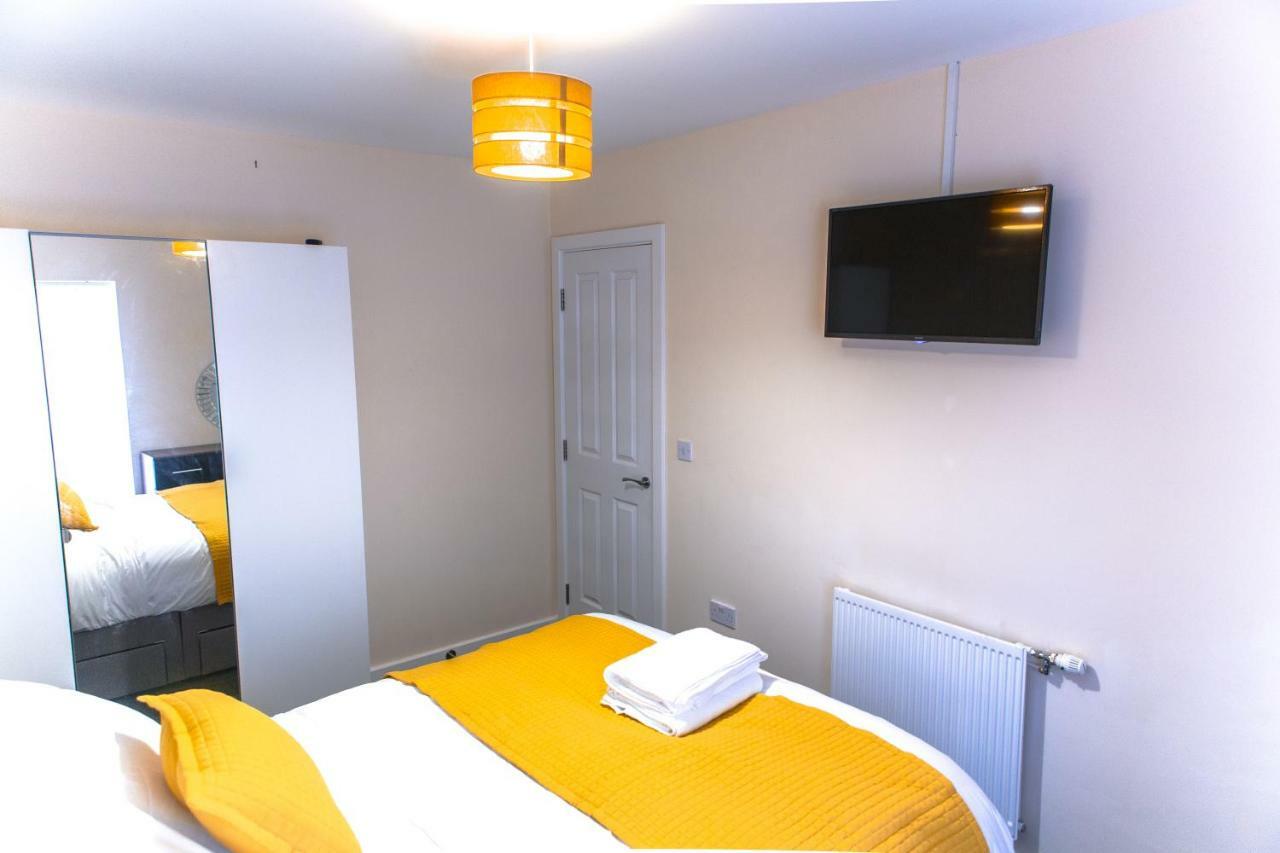 Salford Holiday Apartment مانشستر المظهر الخارجي الصورة