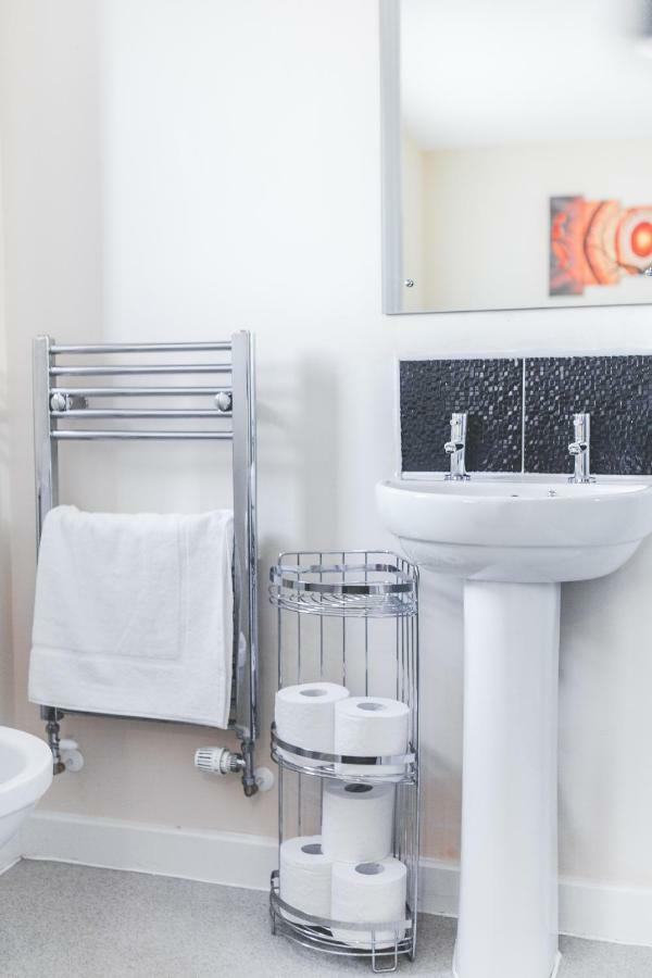 Salford Holiday Apartment مانشستر المظهر الخارجي الصورة