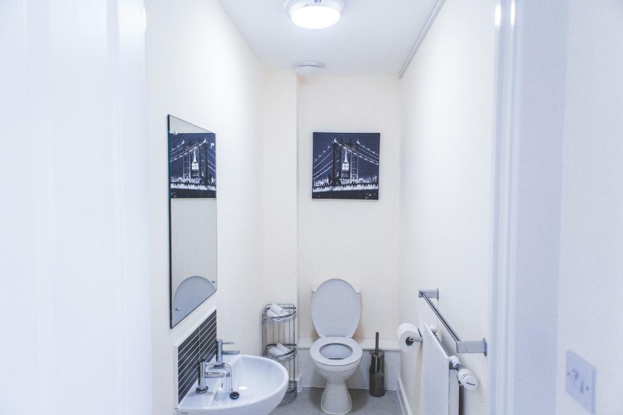 Salford Holiday Apartment مانشستر المظهر الخارجي الصورة