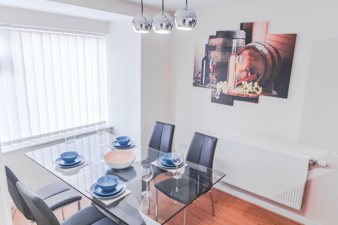 Salford Holiday Apartment مانشستر المظهر الخارجي الصورة
