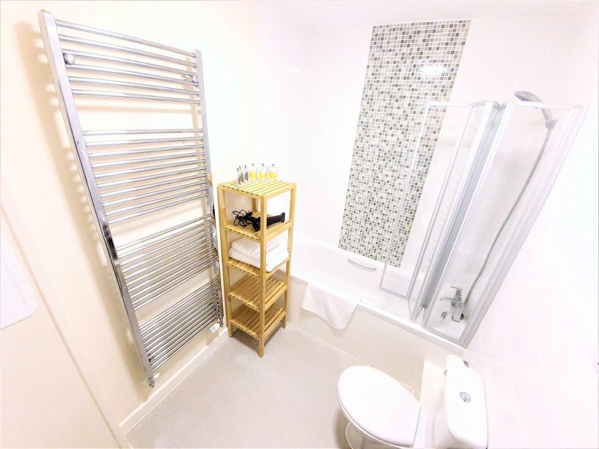 Salford Holiday Apartment مانشستر المظهر الخارجي الصورة