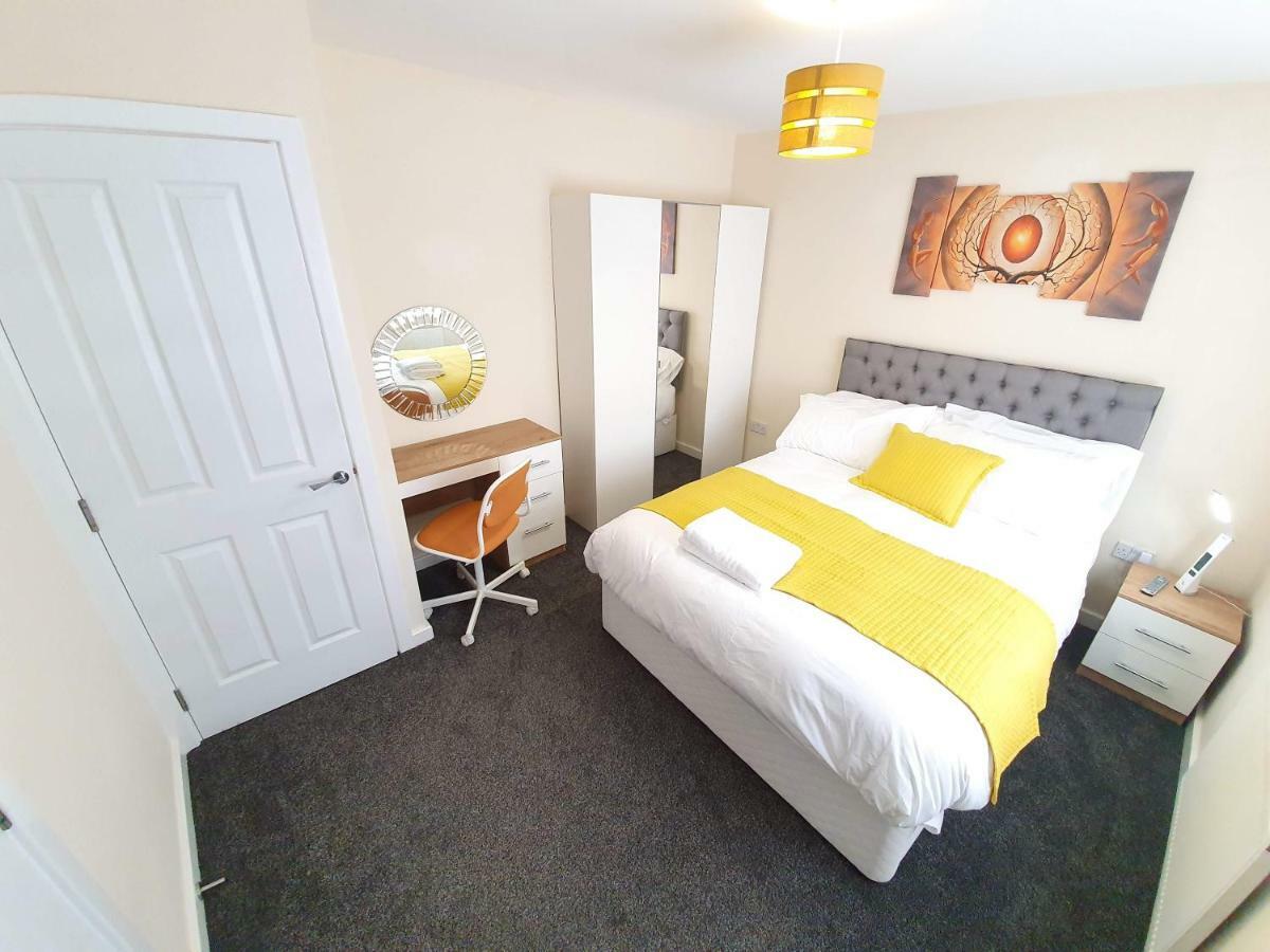 Salford Holiday Apartment مانشستر المظهر الخارجي الصورة