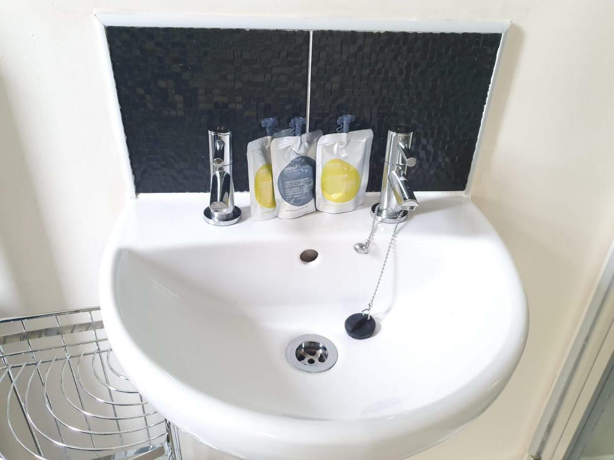 Salford Holiday Apartment مانشستر المظهر الخارجي الصورة
